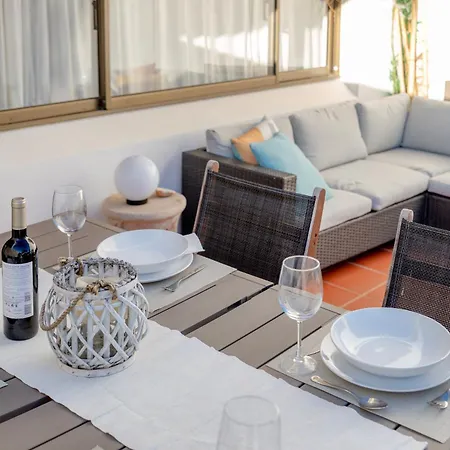 Villa Lina - *