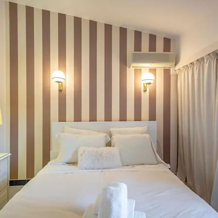 Villa Lina - *